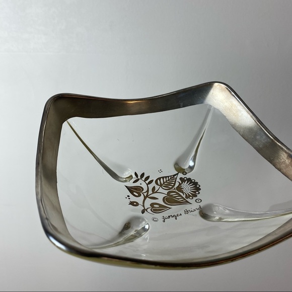 Set of Georges Briard Sterling Silver Overlay Glass Bowls - Picture 4 of 16